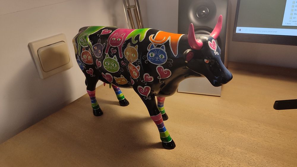 Peça decorativa tipo Cow Parade (com gatos)