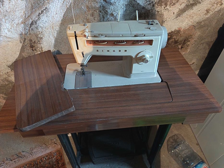 Máquina de costura Singer 100
