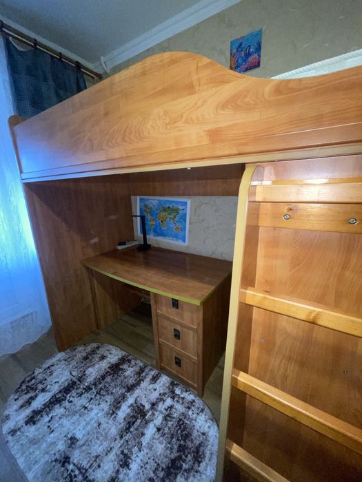 Прадам ліжко та шафа.