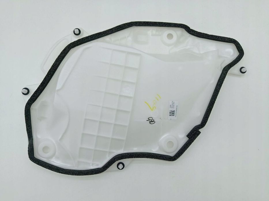 TOYOTA COROLLA E21 OSŁONA WYGŁUSZENIE DRZWI PRAWY PRZÓD 67831-02450