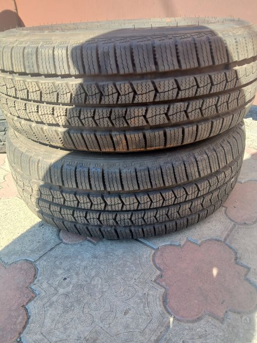 Шини 215 /65r16C.
