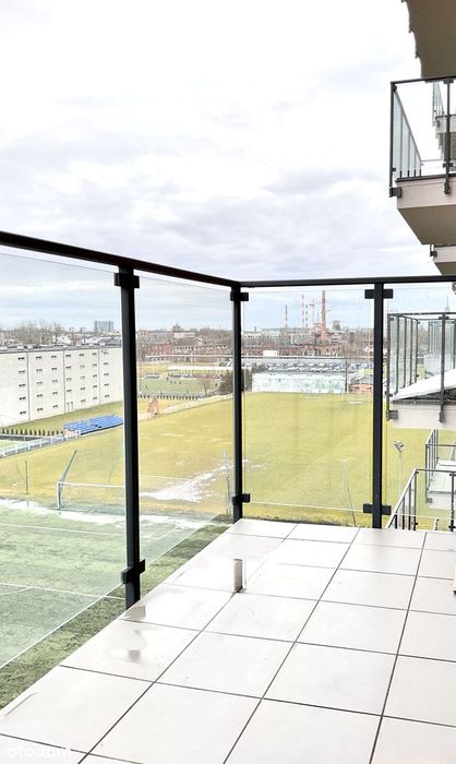 Apartament w Sercu Łodzi Otulony Zielenią – Osiedle 8 Dębów