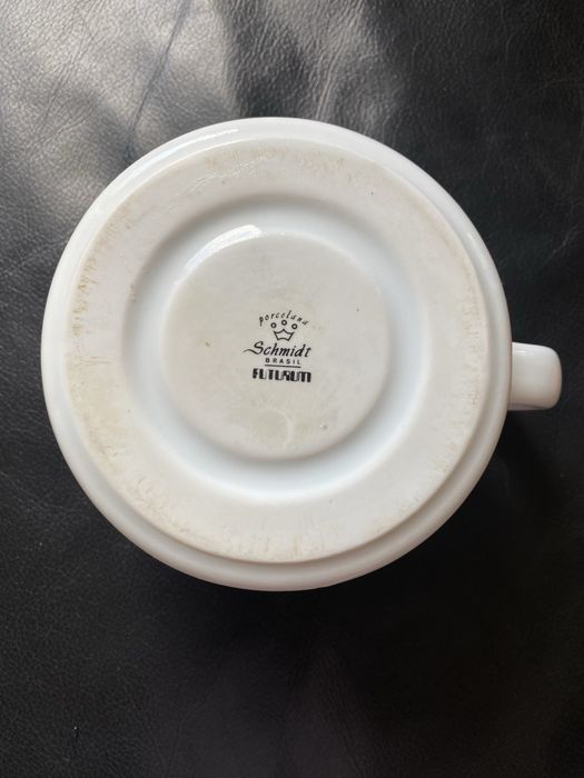 Jarro em porcelana Schmidt Futurum – decoração floral