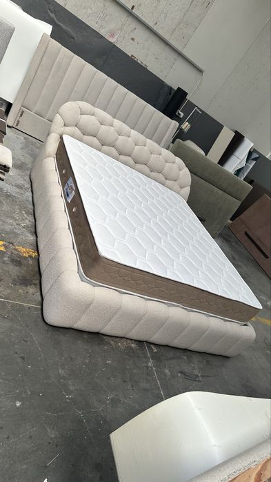 Cama com colchao e estrado elevatorio 180X200