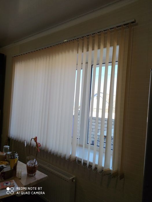 Жалюзі з карнизом.