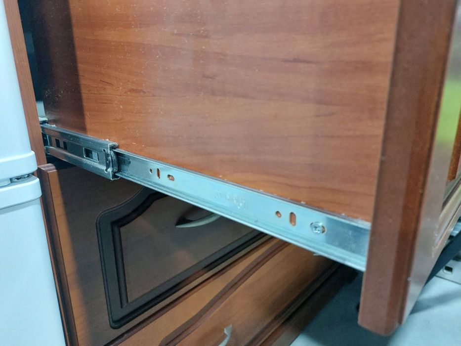 Комод с натурального дерева