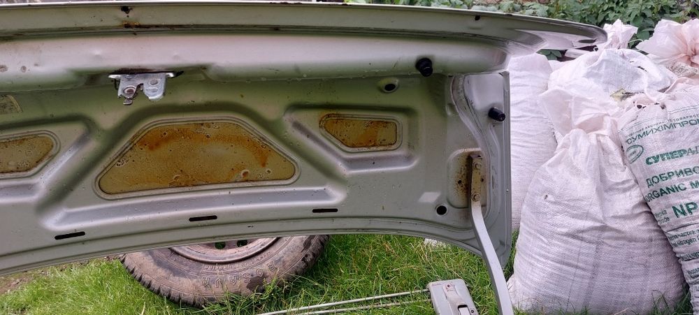 Продам кришку багажника ланос т150 кузов