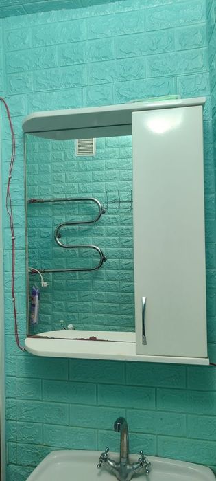 Продам душ кабіну,умивальник, дзеркало, унітаз