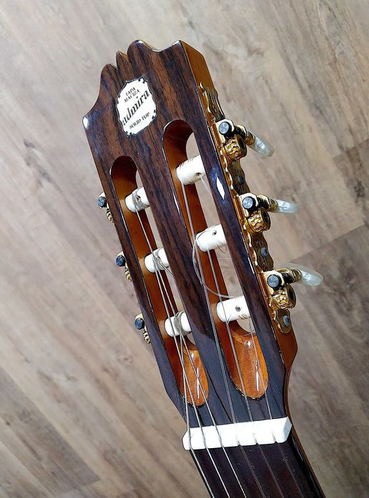 Гитара Admira Испания + чехол Цельный кедровый топ Классическая