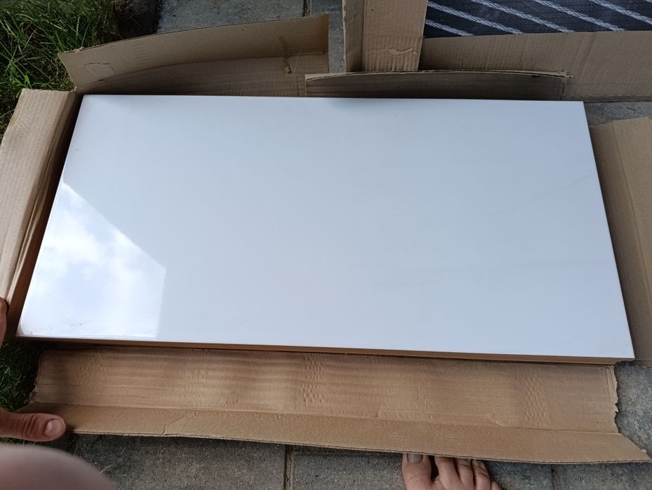 Płytki białe 29,7x60cm, 6 sztuk, 1,07m2