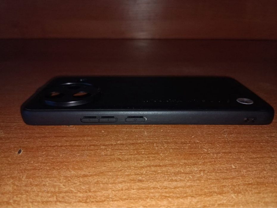 Продам кожаный чехол Redmi K80 Pro/ Poco F7 Ultra