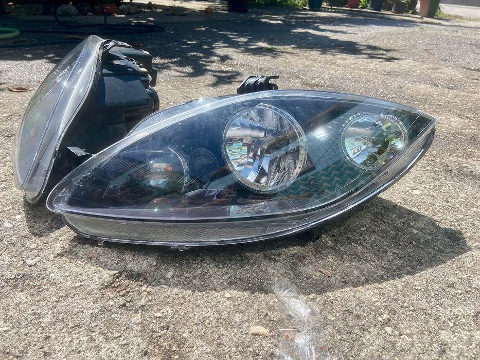Faróis frontais Seat Altea