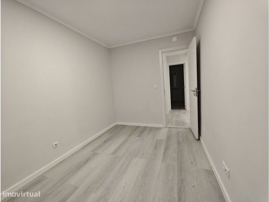 Oportunidade em Benfica! Apartamento T2 Remodelado pronto a habitar...