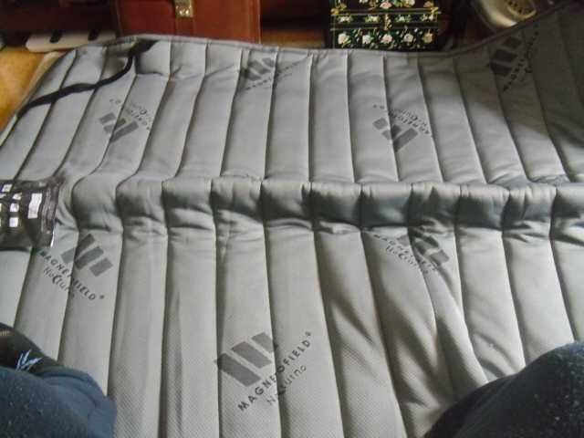 Colchão e aparelho magneto terapia noturno  "MAGNETOFIELD"