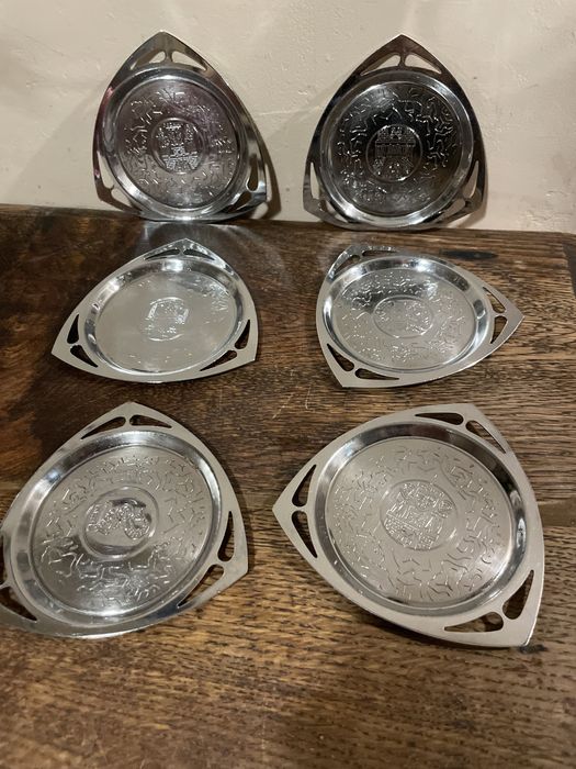 Podstawki z herbami pod szklanki PRL/ (  )