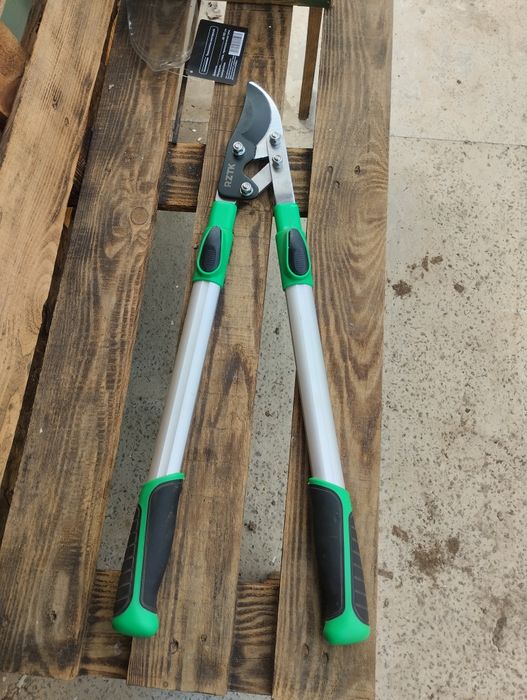 Гілкоріз телескопічний