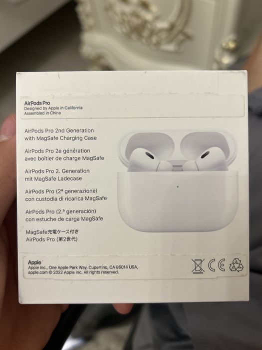 2 наушника airpods 2 pro