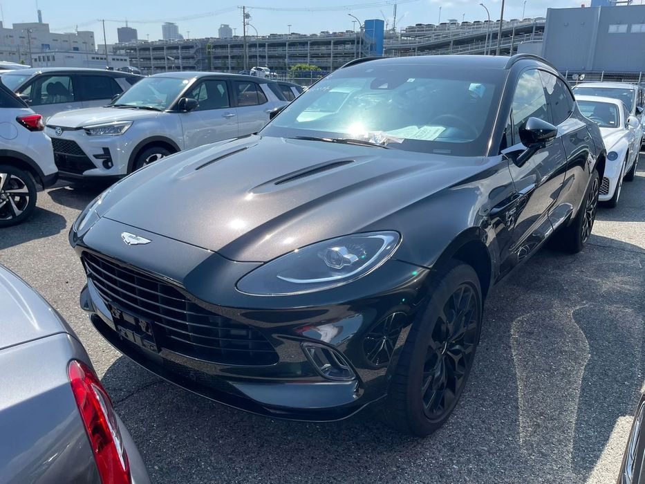 Aston Martin DBX
