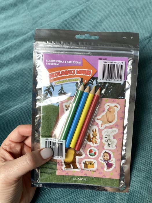 Zestaw kredki kolorowanka naklejki Masza i Niedzwiedz