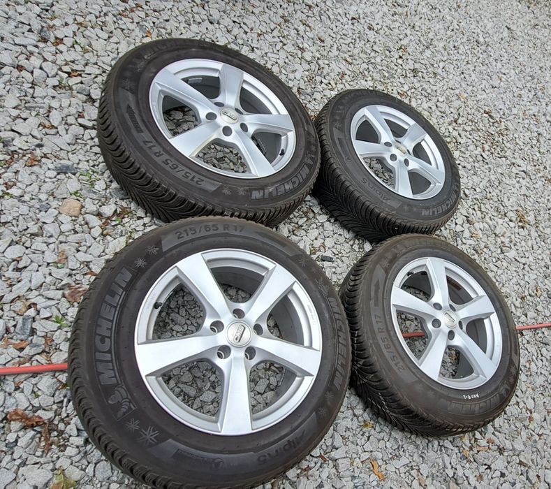 Felgi aluminiowe 17" z oponami Vw Tiguan  jak nowe