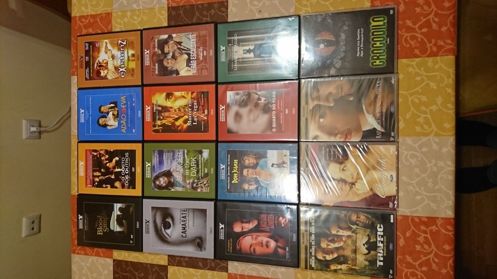 Vendo Lote de 51 DVDs