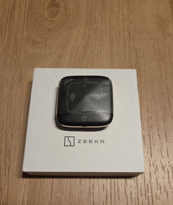 Sprzedam nowy oryginalny klucz Zeekr 001 Bluetooth  do 2024 roku