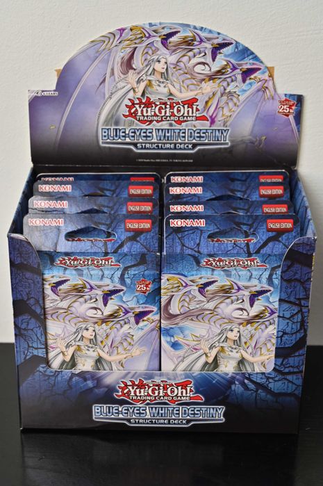 Yu-Gi-Oh! Deck Estrutural Destino Branco de Olhos Azuis (em inglês)