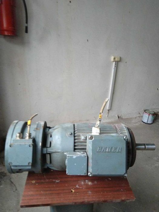 двигун асинхронний