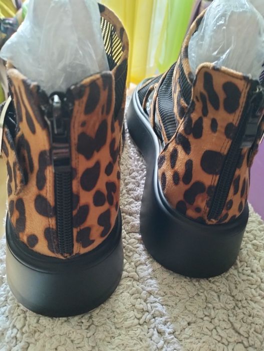 Stylowe buty  panterkowe sandały RS. roz. 40.