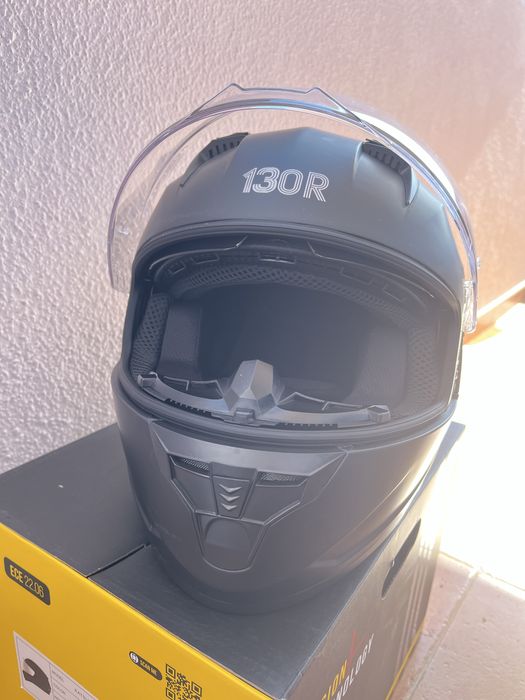 Capacete integral para mota