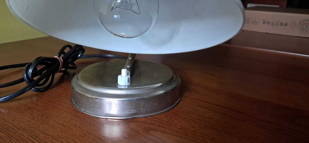 Lampka nocna antyk bauhaus