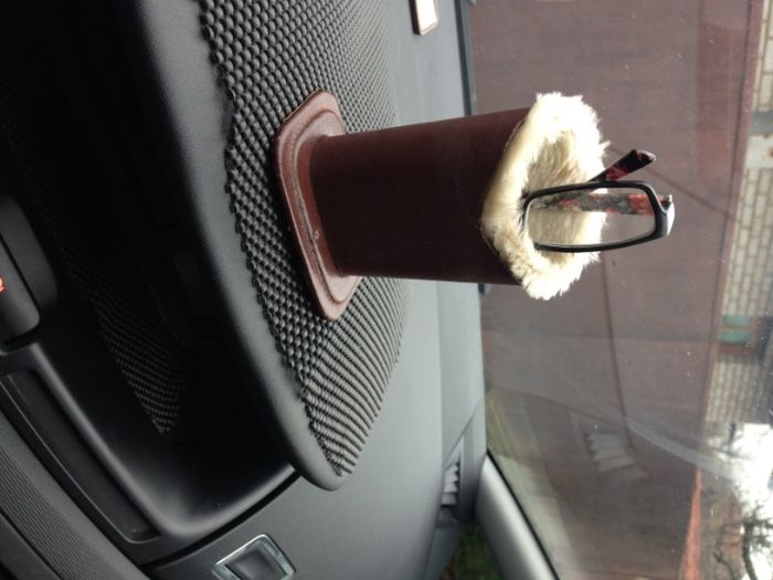 Подставка для очков,телефона.мех (и для автомобиля)