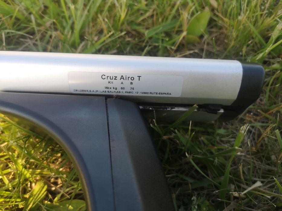 Bagażnik dachowy Cruz Airo