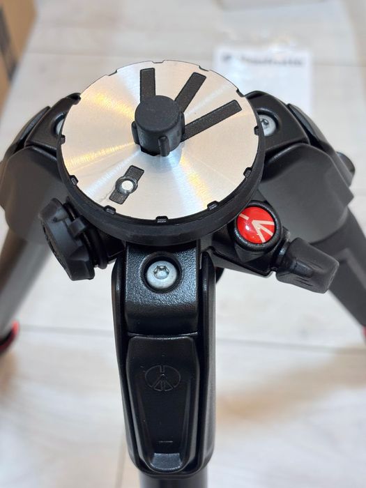 Manfrotto 190 Go! MT190GOA4US — новий професійний штатив, Made in Italy