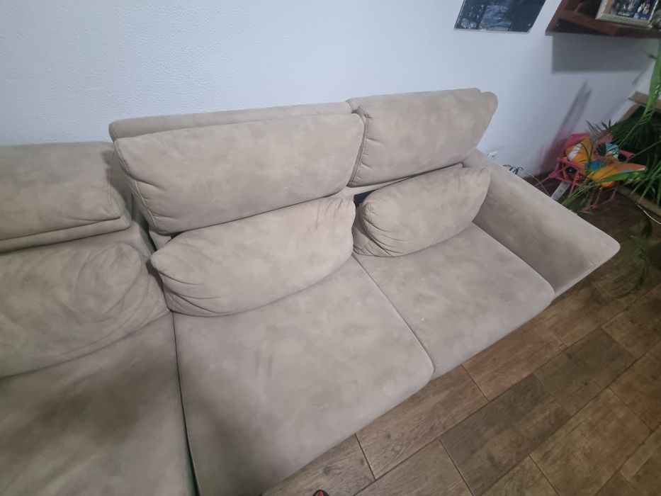 Sofá com chaise long