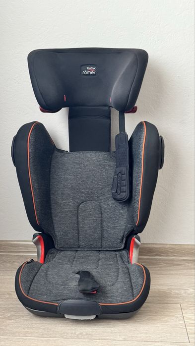 Автокрісло Britax Römer KIDFIX II XP / XP SICT (15–36 кг)