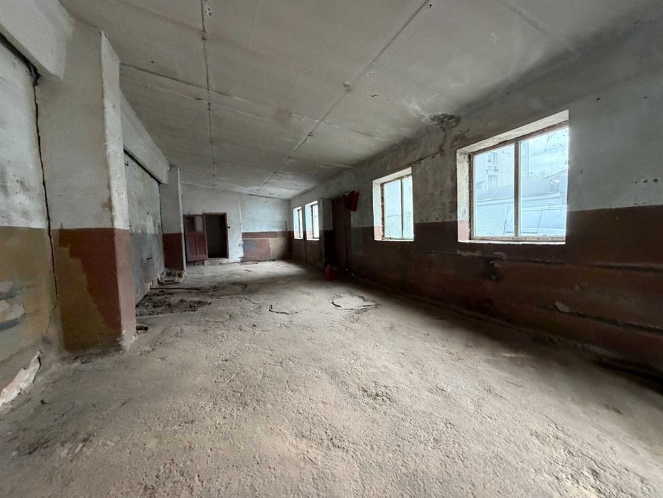 Приміщення під склад в центрі