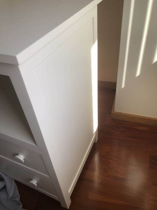 Cómoda branca quarto