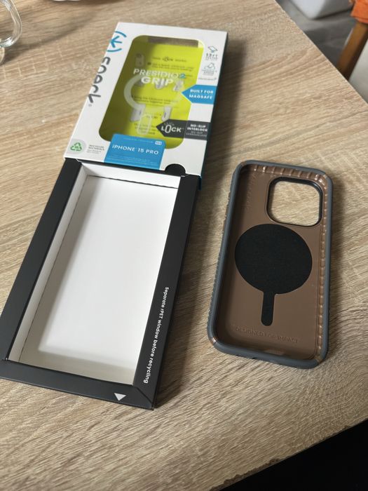 Etui Speck Presidio 2 Grip – iPhone 15 Pro (Stan Idealny)