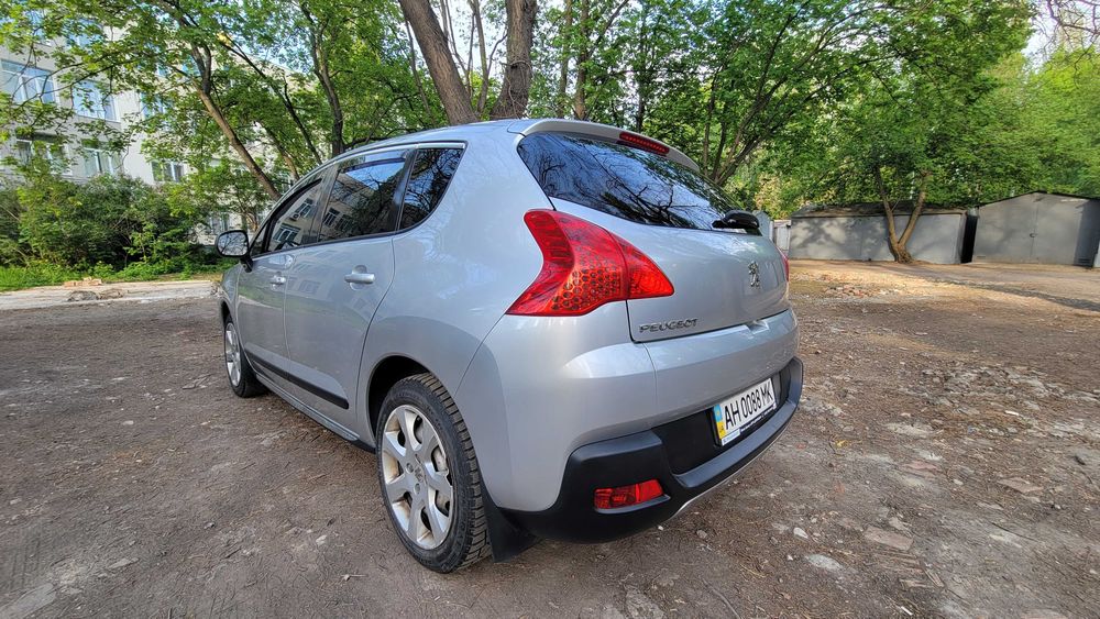 Продам Peugeot 3008 идеал Официальный