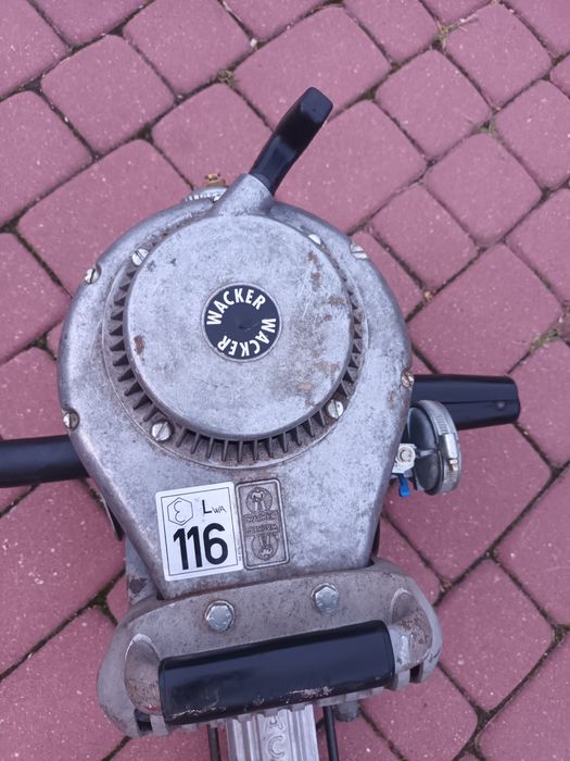 Młot wyburzeniowy spalinowy Wacker