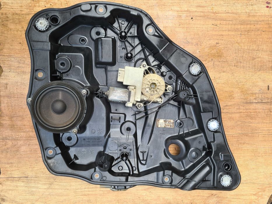 BMW 3 320e 2.0 G21 podnośnik szyby lewy tył