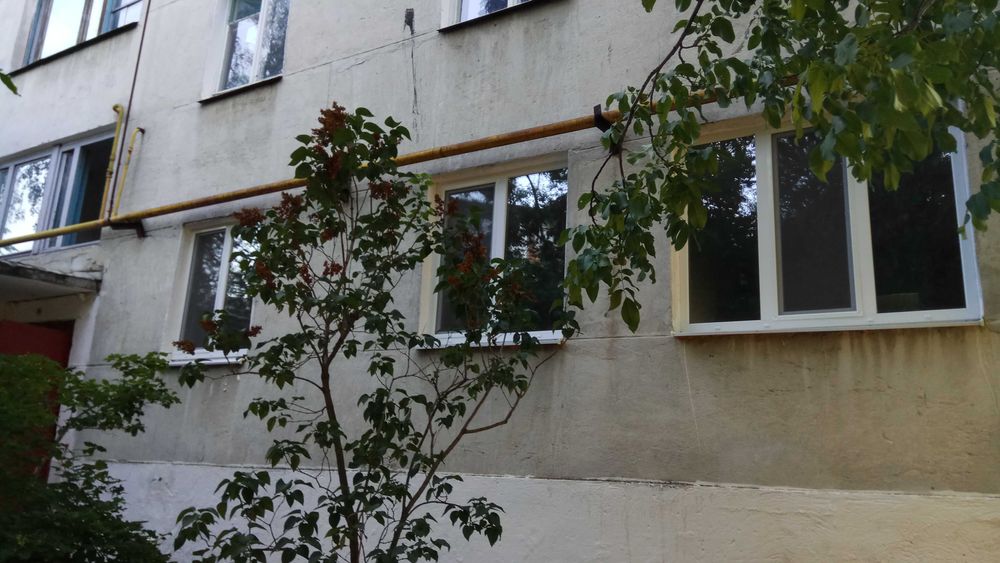 4-х кімнатна квартира під житло або комерцію + гараж (район Черемушки)