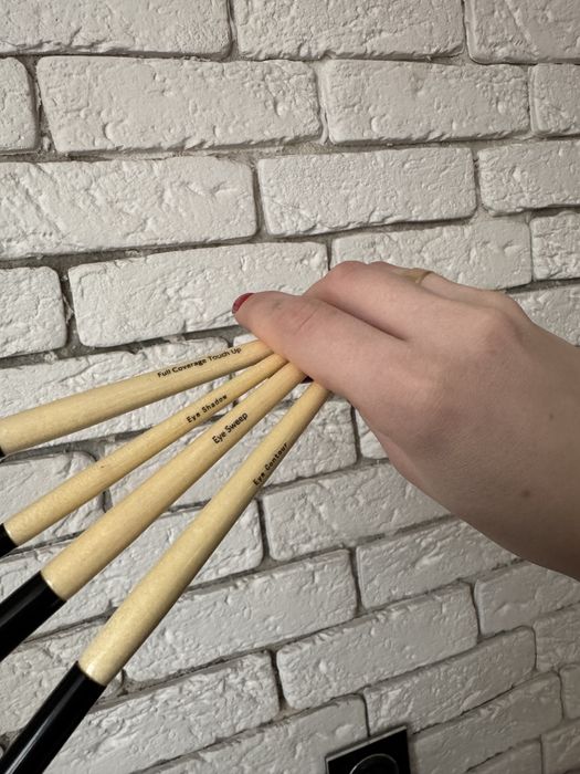 Пензли , кісті для макіяжу від bobbi brown