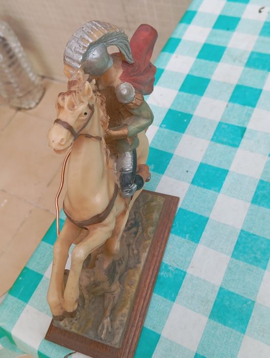 Estatua de Sao Jorge em Marfinite