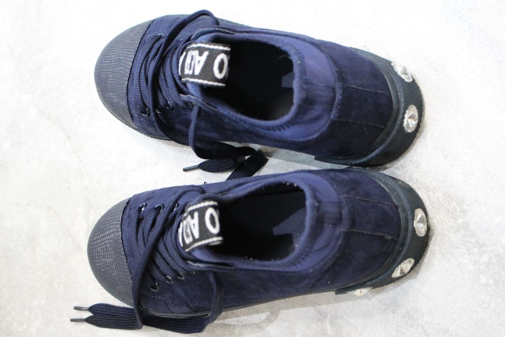 Półbuty granatowe z kamieniami