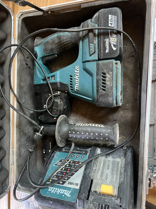 Makita DHR234 wiertarka młot z ładowarką baterią i walizką
