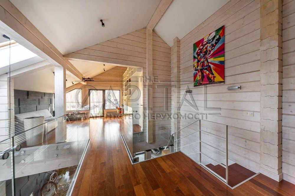 Оренда будинку з генератором, Буча