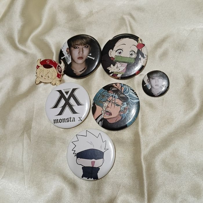 Kpop та anime значки