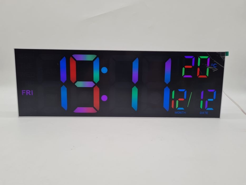 Cyfrowy zegar ścienny duży wyświetlacz RGB 39 cm data temperatura